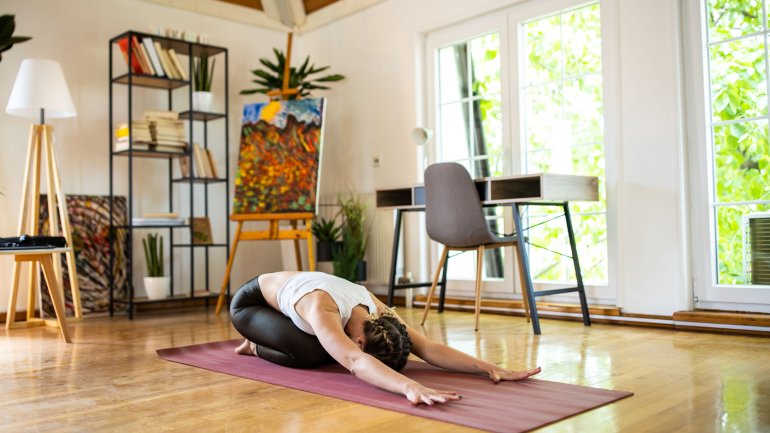 Für besseren Schlaf: Yoga Position des Kindes